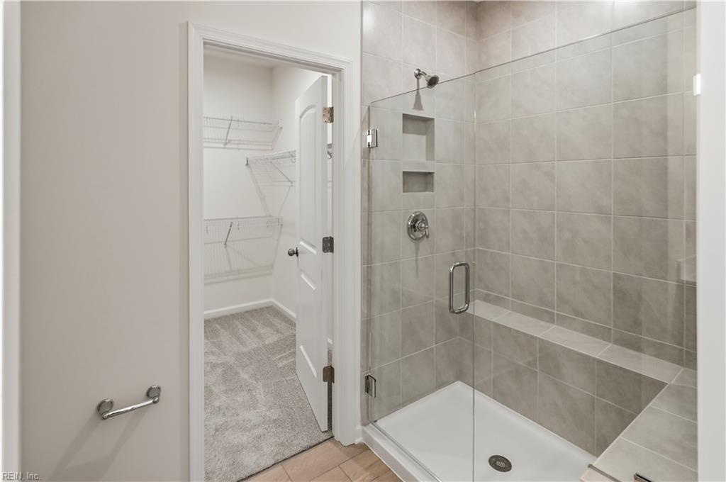 1533 Waltham Ln Property Photo 11