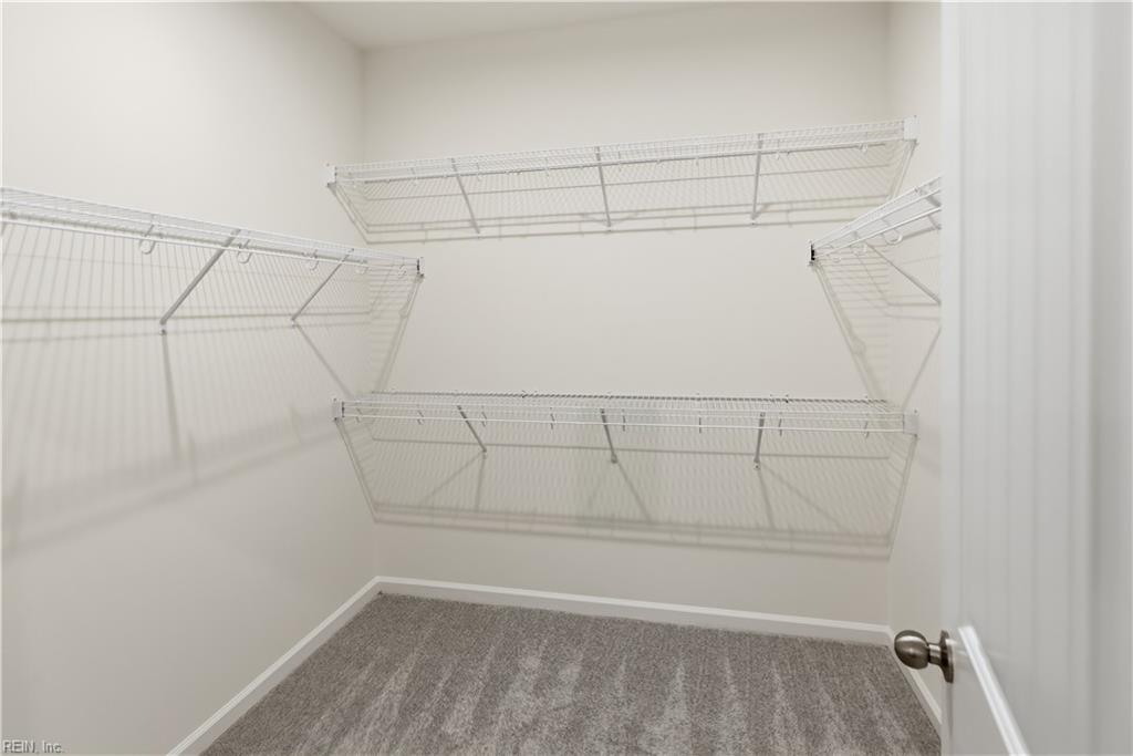 1533 Waltham Ln Property Photo 12