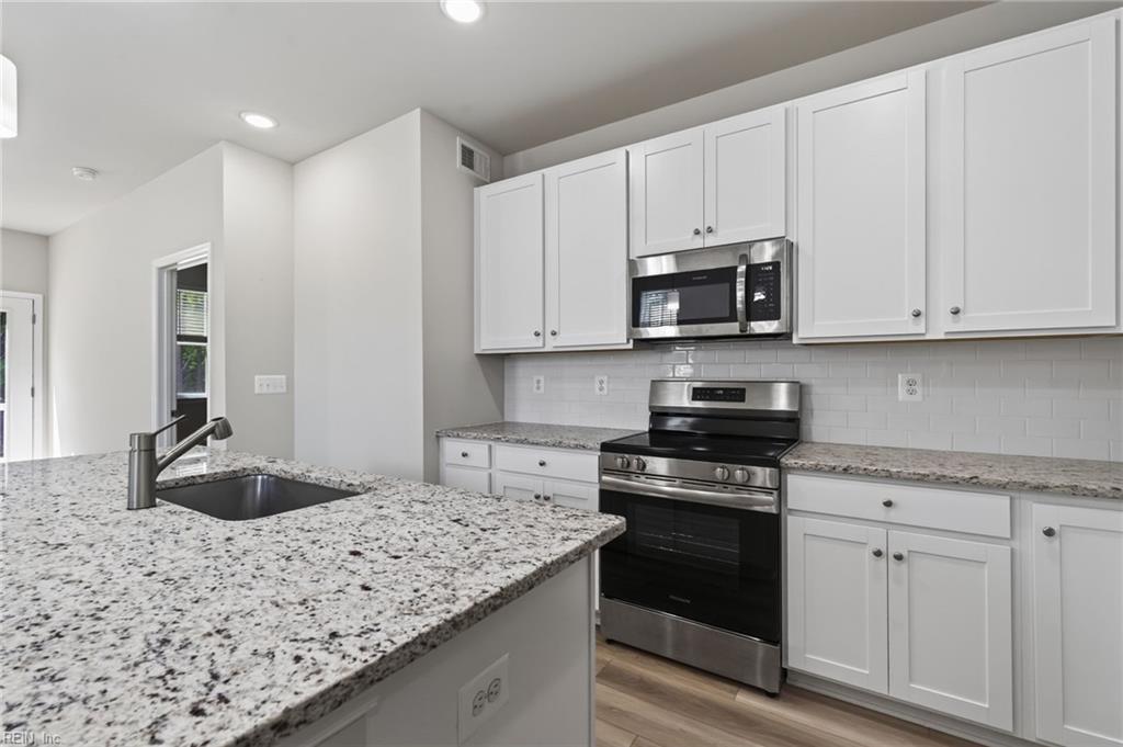 5732 Flowering Peach Ln Property Photo 6