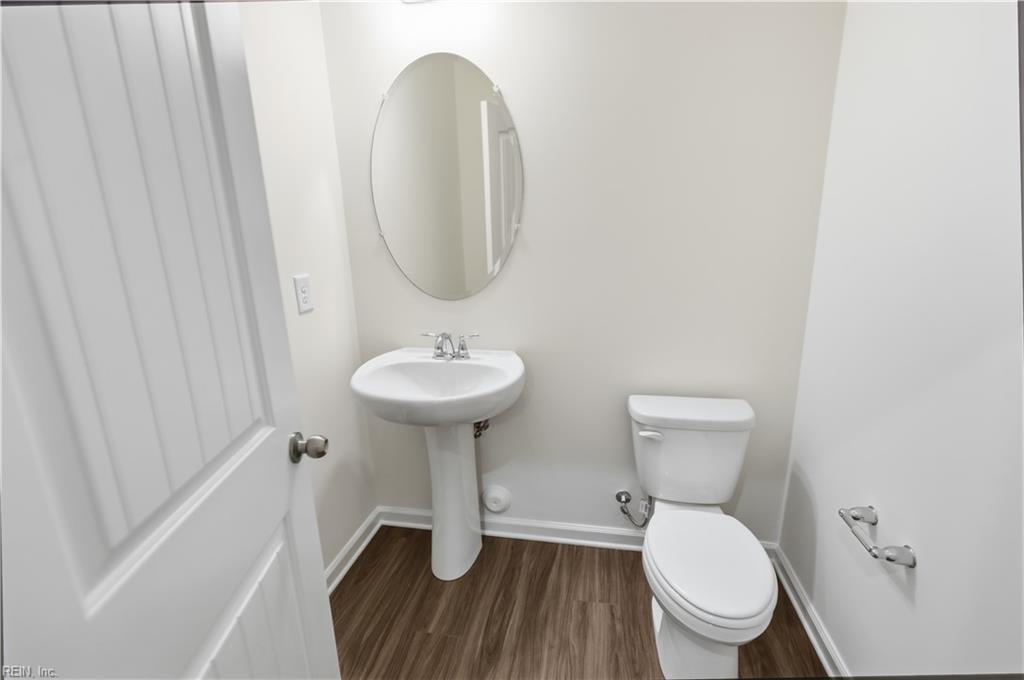 1535 Waltham Ln Property Photo 14