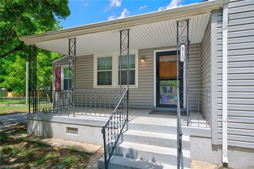 4710 Lind St Property Photo 1