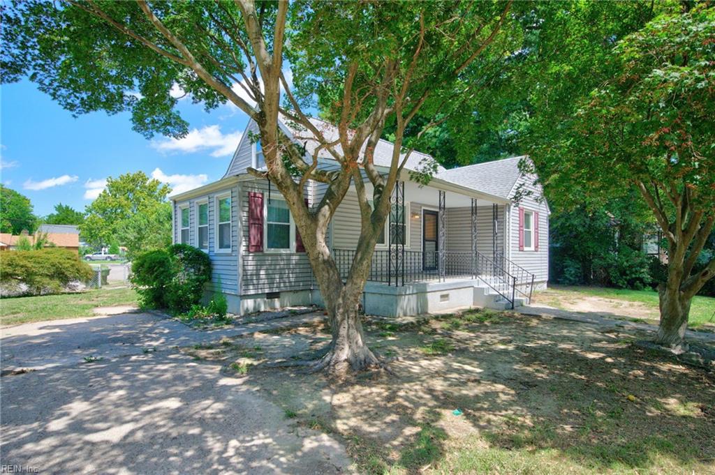 4710 Lind St Property Photo 2