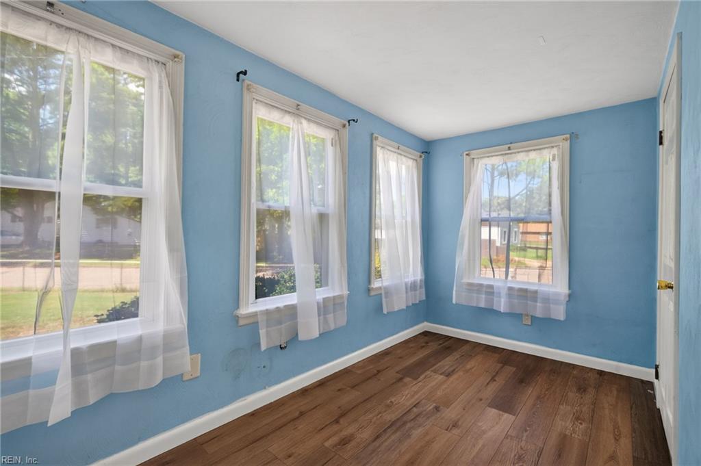 4710 Lind St Property Photo 11
