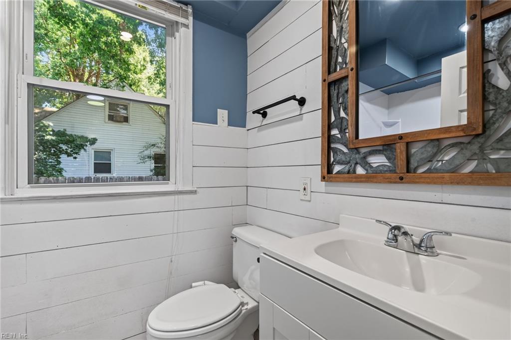 4710 Lind St Property Photo 18