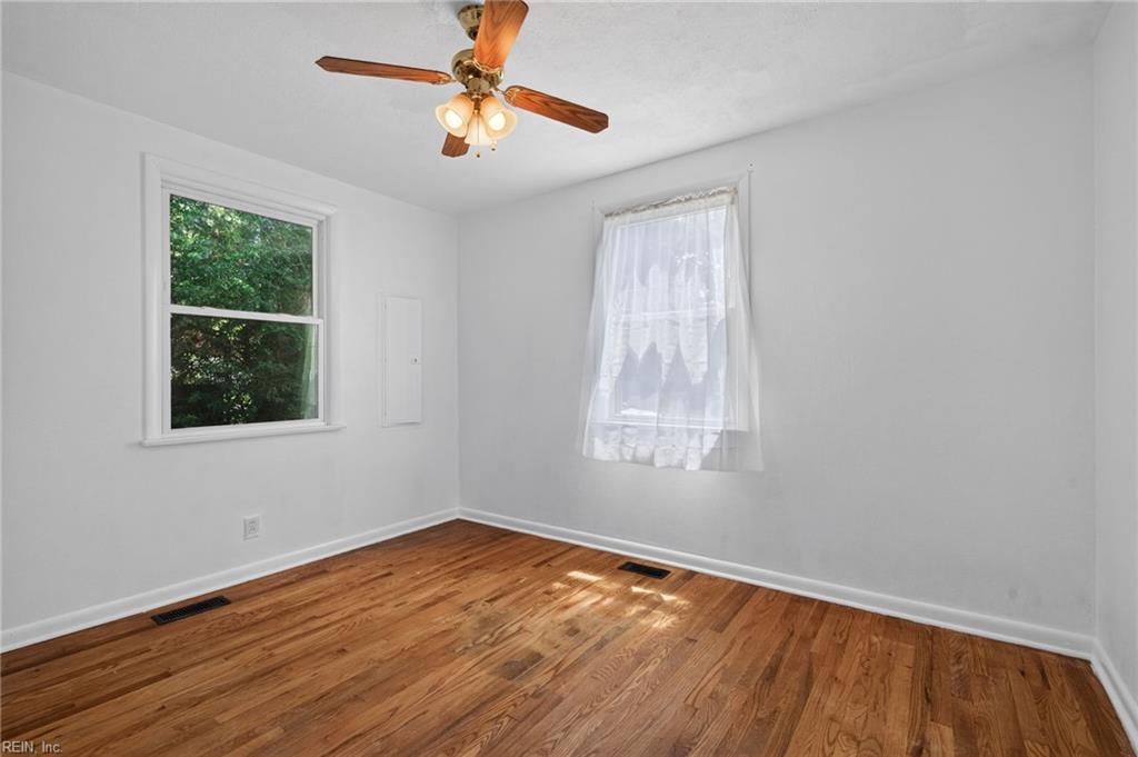 4710 Lind St Property Photo 20