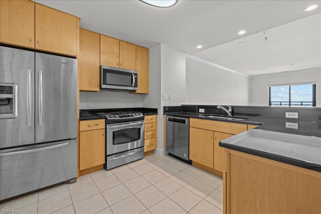 123 College Pl Property Photo 8