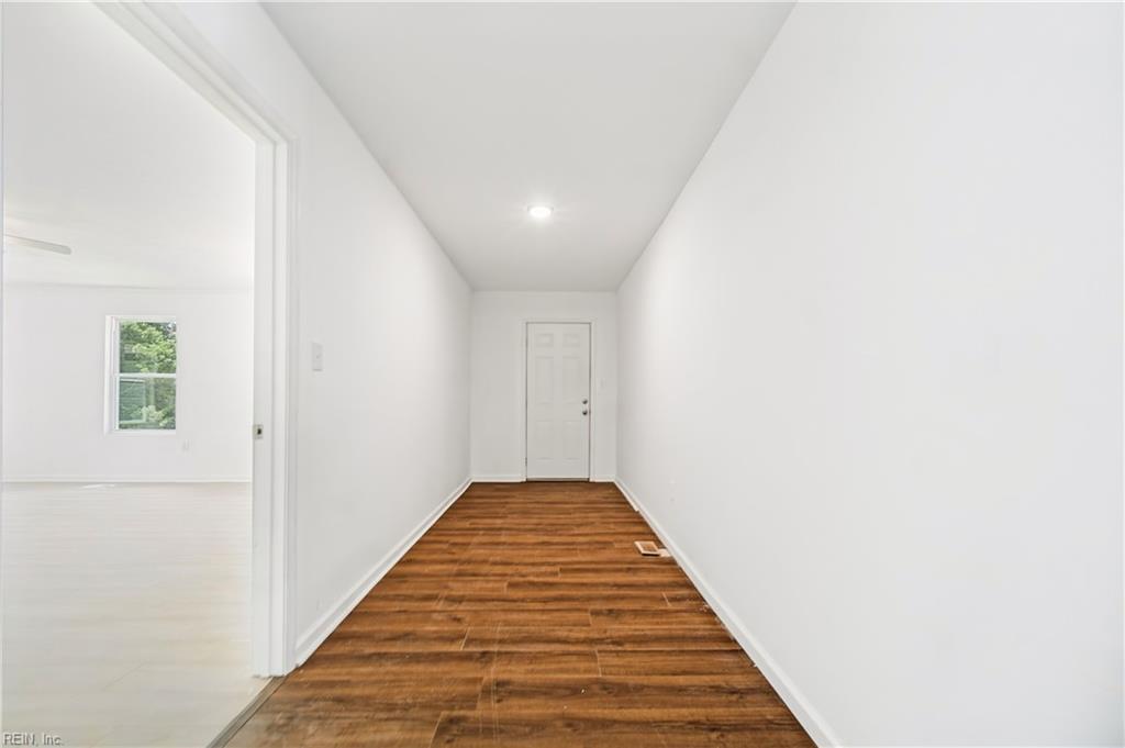 719 Mac Neil Dr Property Photo 15