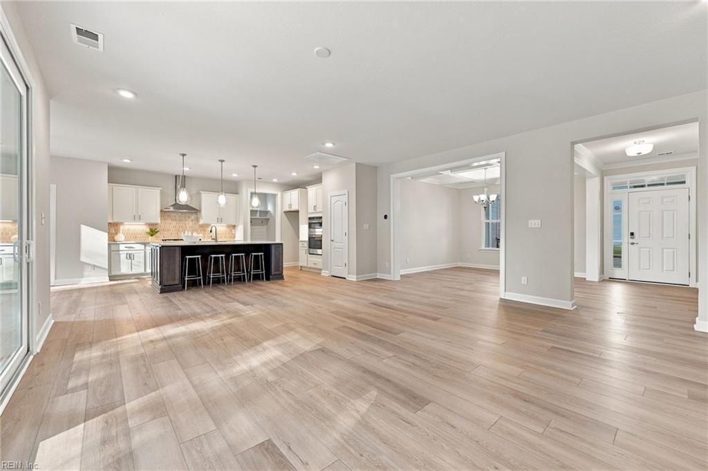 300 Rhapsody Dr Property Photo 10