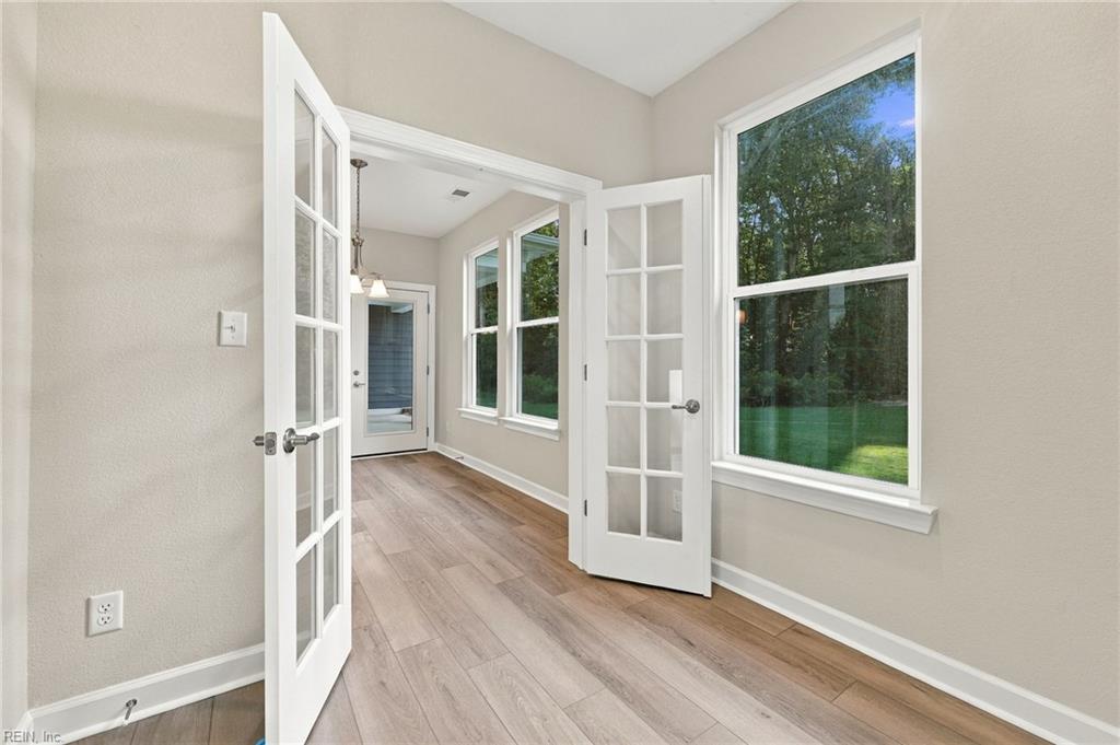 300 Rhapsody Dr Property Photo 17