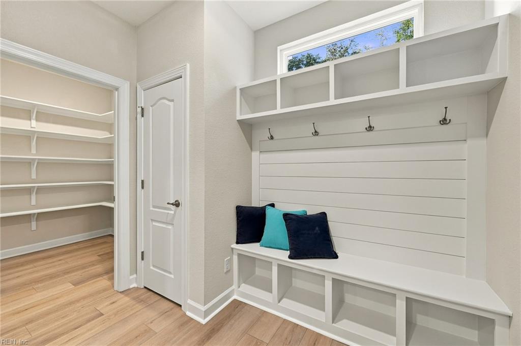 300 Rhapsody Dr Property Photo 19