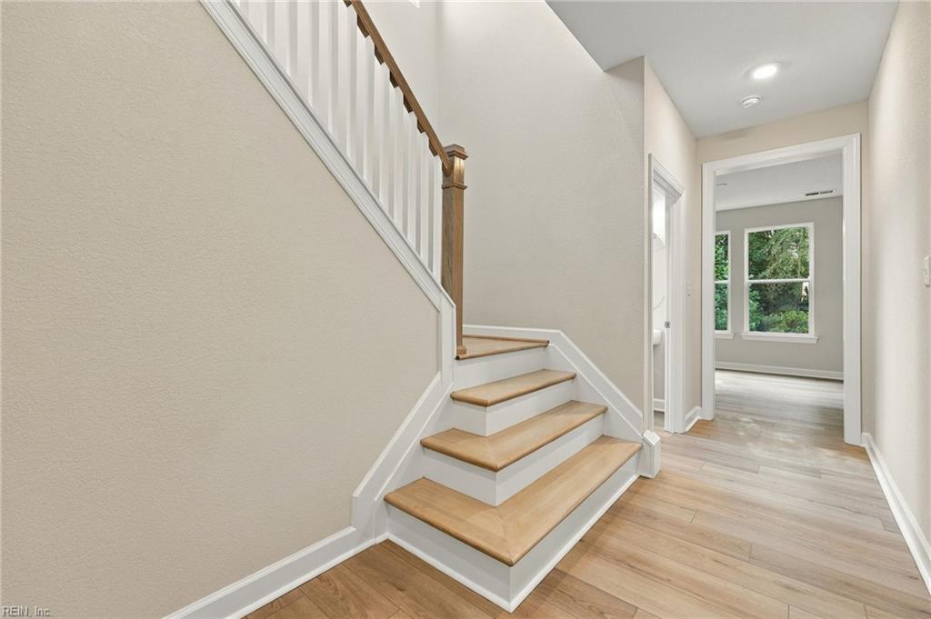 300 Rhapsody Dr Property Photo 24