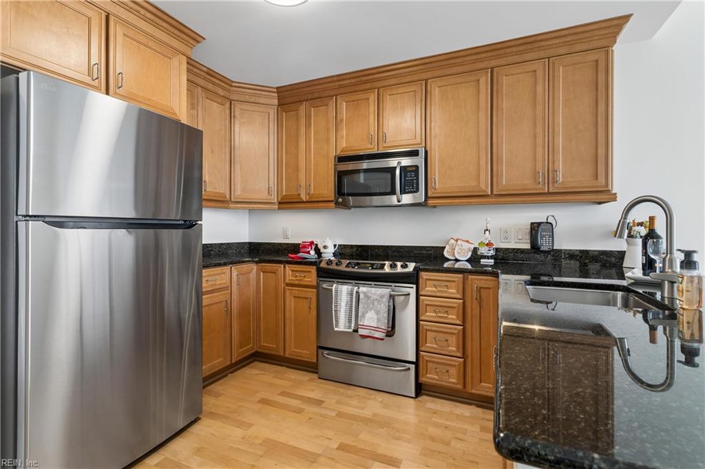 4545 Commerce St Property Photo 12