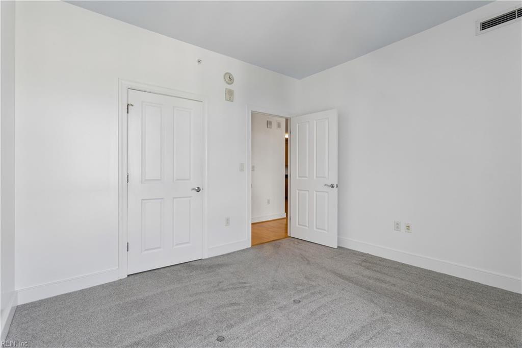 4545 Commerce St Property Photo 19