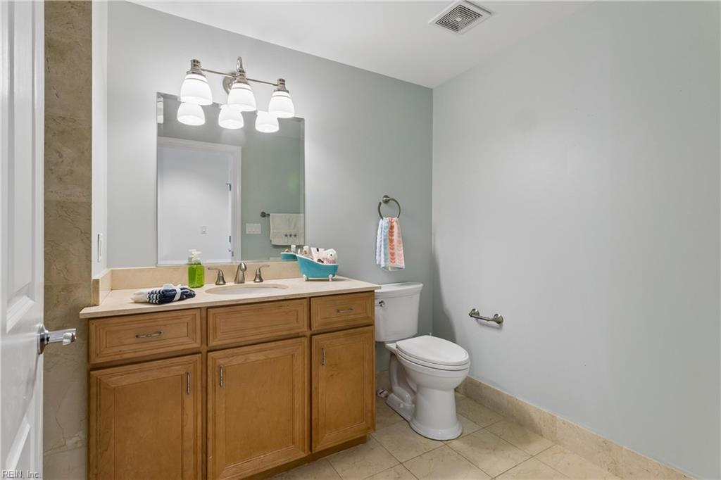 4545 Commerce St Property Photo 21