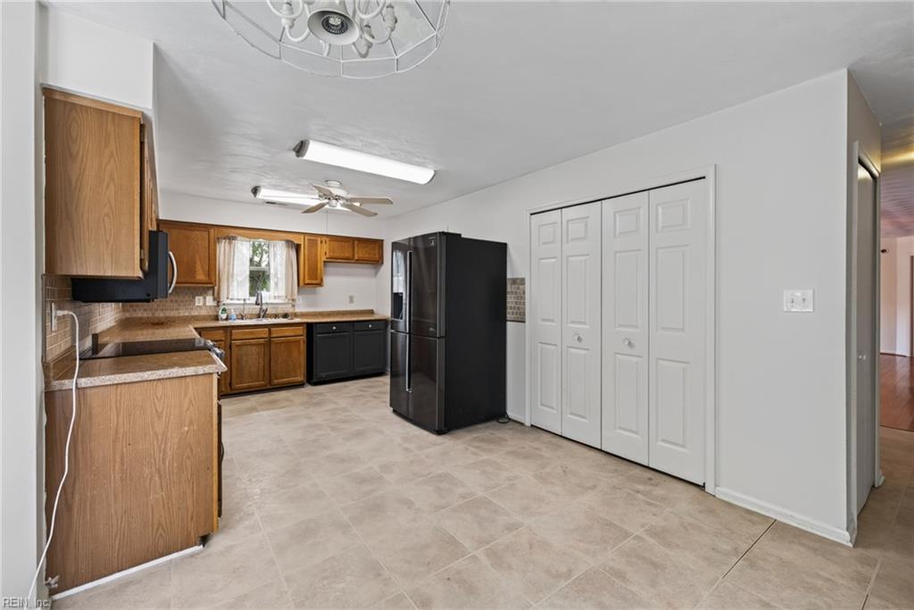 813 Stardale Dr Property Photo 14