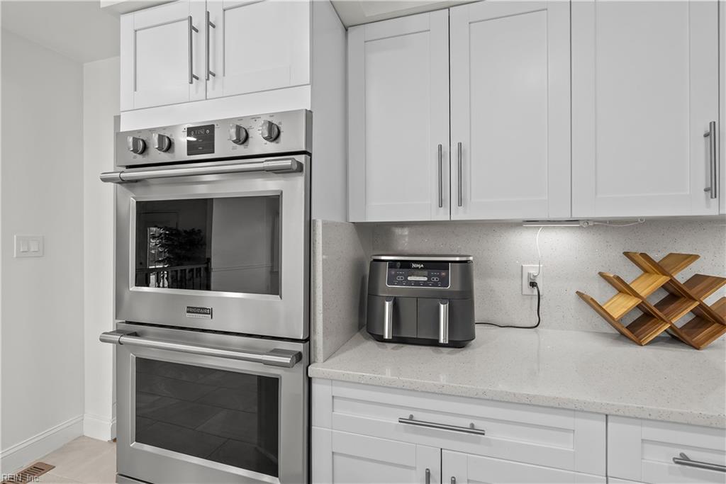 811 Twin Peak Ct Ct Property Photo 6