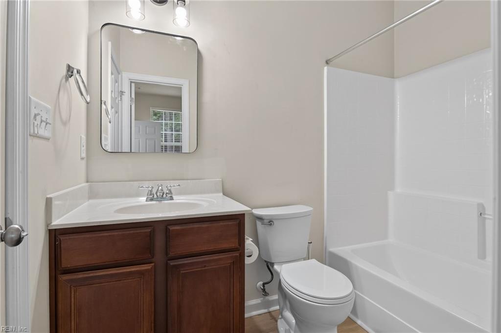 712 Greenfield Ln Property Photo 37