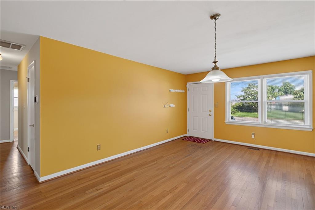 903 Thames Drive Dr Property Photo 2