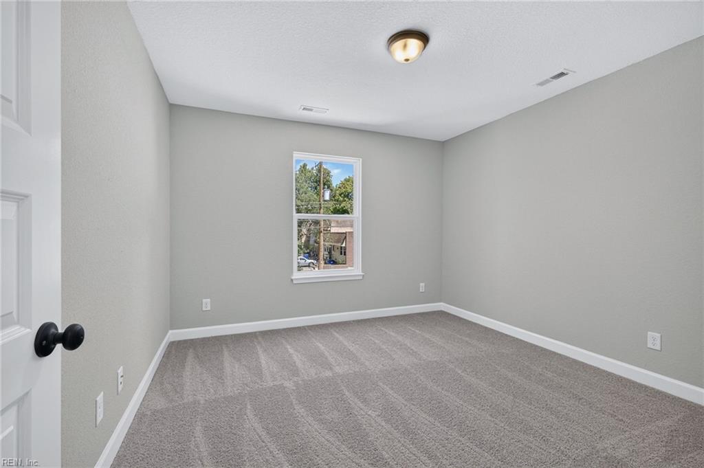 1265 Picadilly St Property Photo 34