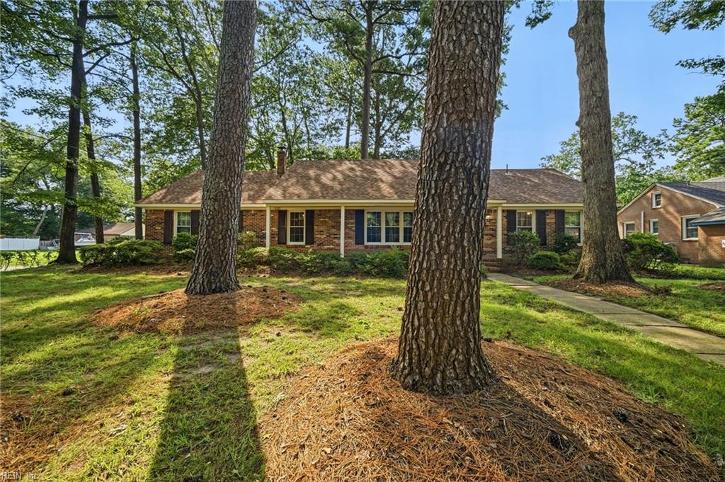 500 Edwin Dr Property Photo 1
