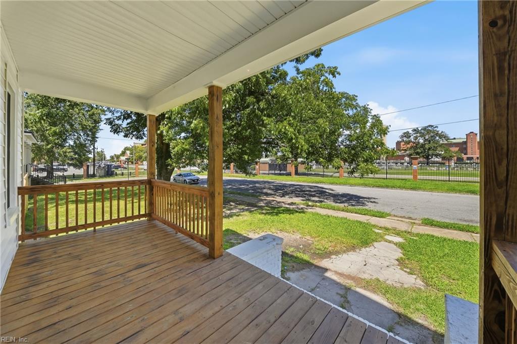 14 Parkview Ave Property Photo 4
