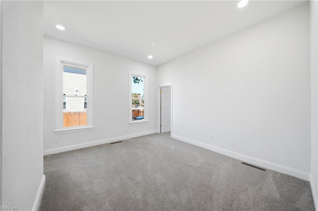 14 Parkview Ave Property Photo 18