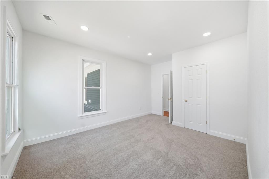 14 Parkview Ave Property Photo 35