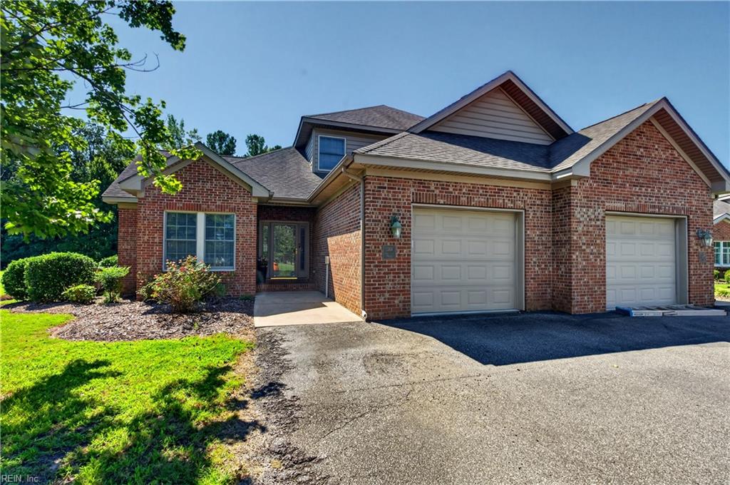 136 Golf Club Dr Property Photo 1