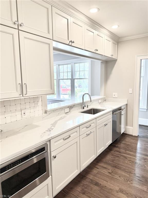 323 Yarmouth St Property Photo 6