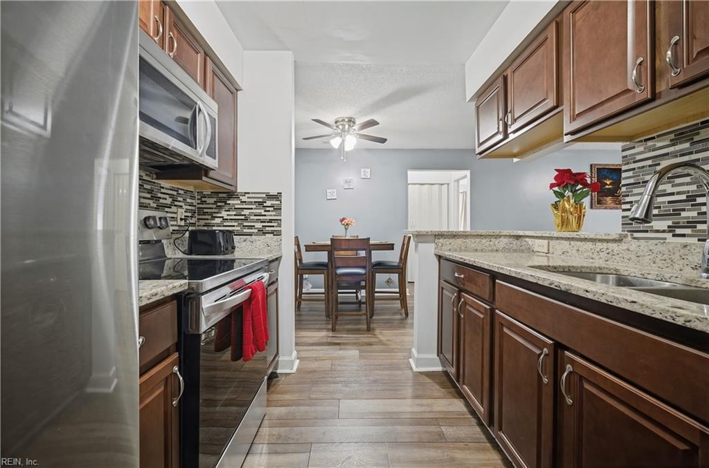 562 Candle Ln Property Photo 11