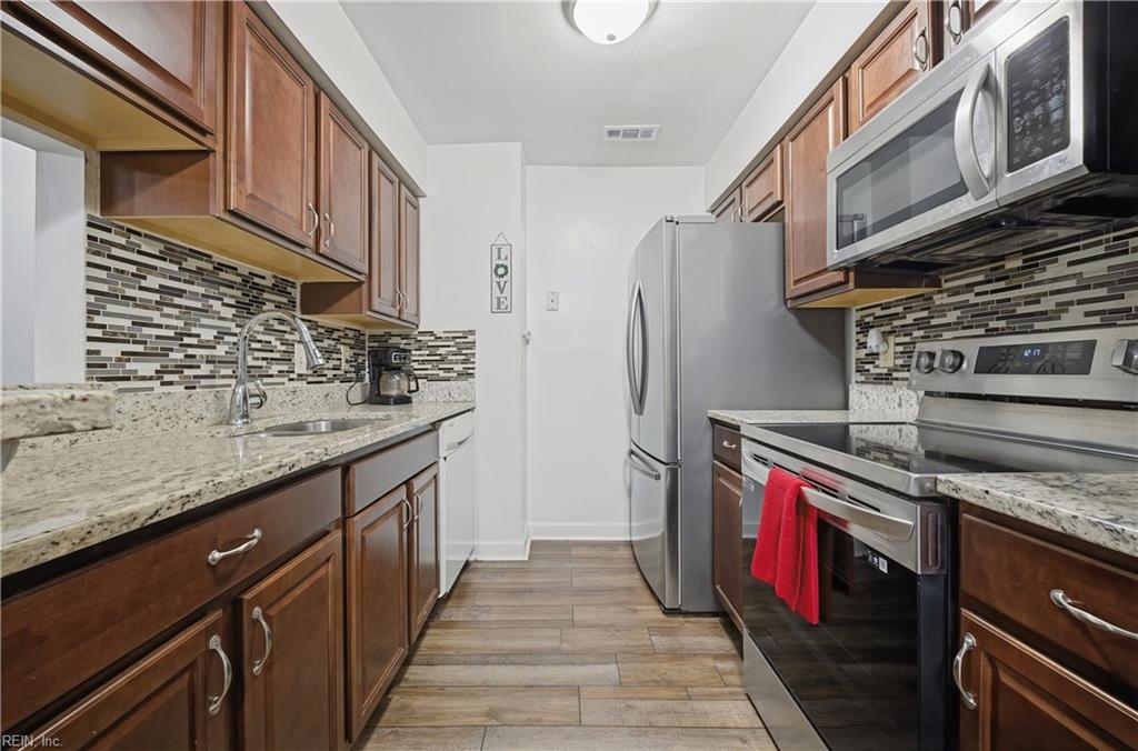 562 Candle Ln Property Photo 13