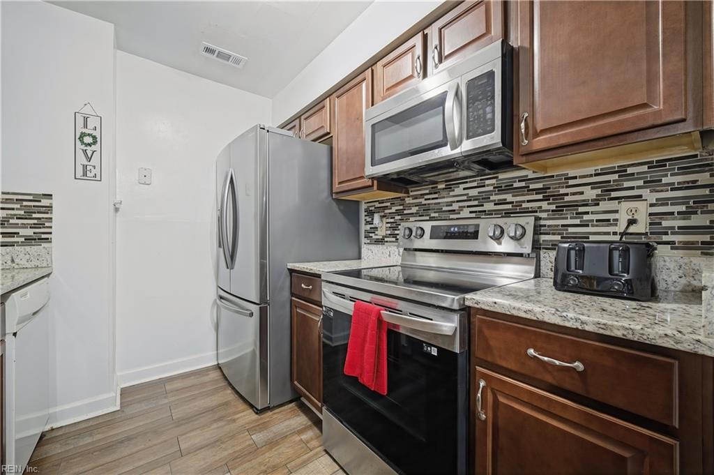562 Candle Ln Property Photo 14