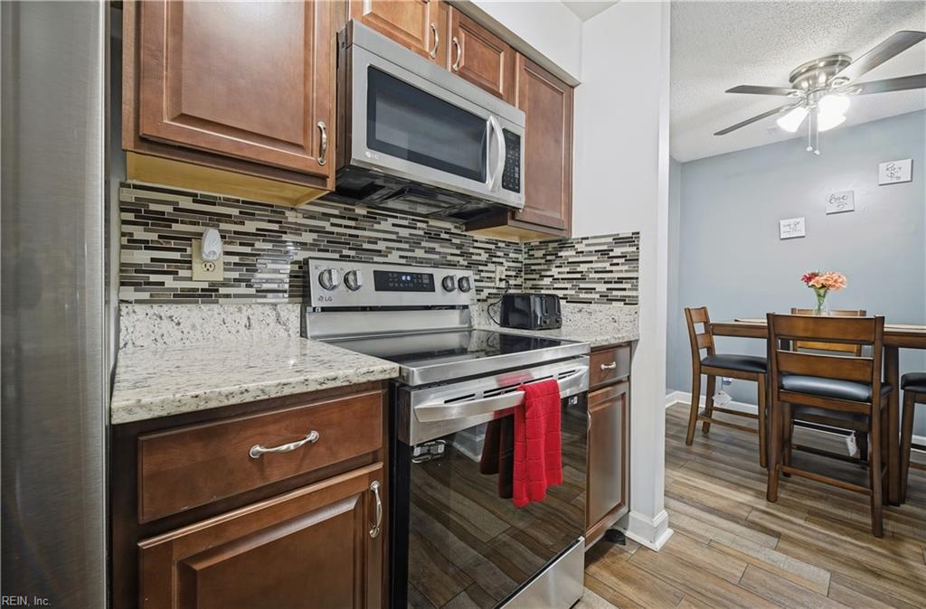 562 Candle Ln Property Photo 15