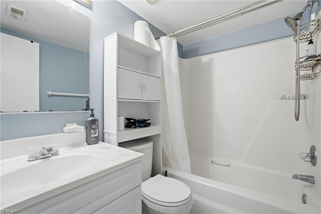 1425 Deerpond Ln Property Photo 10