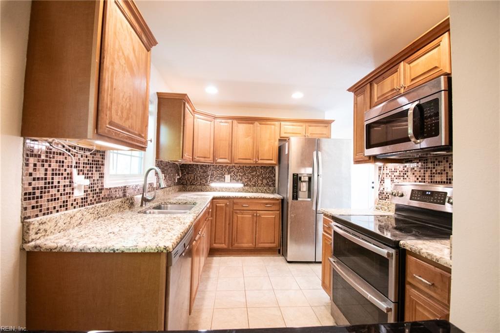 900 Baltimore St Property Photo 2