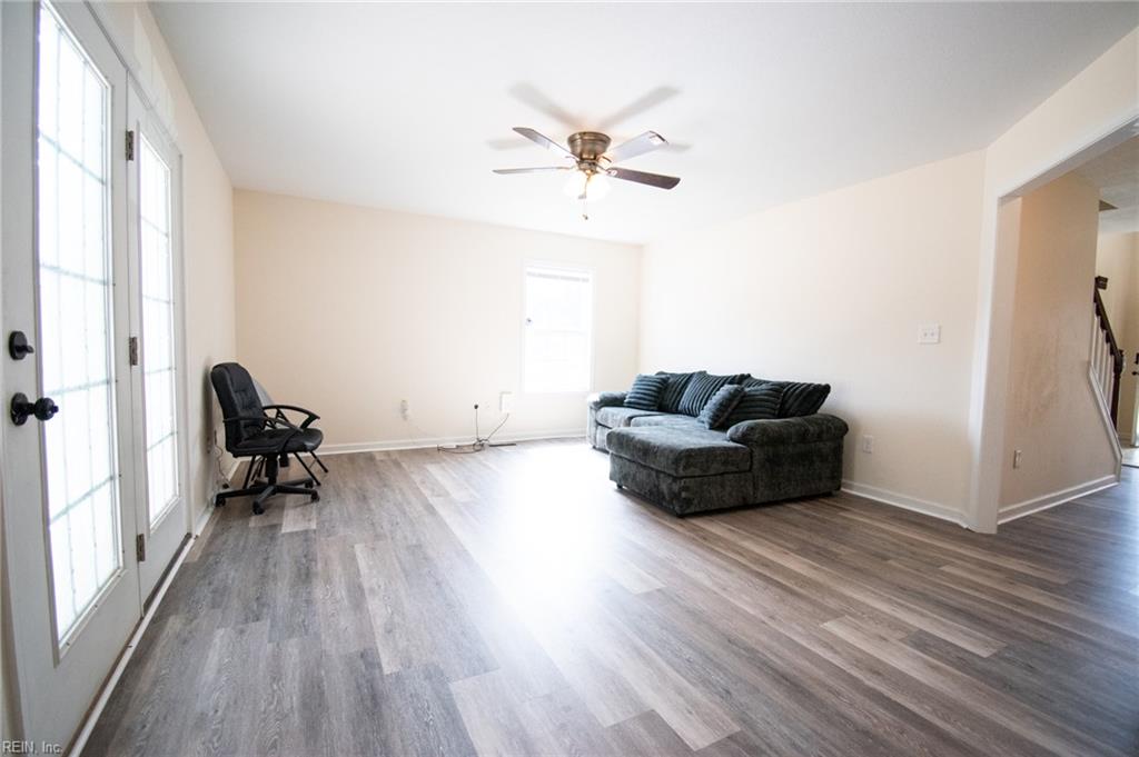 900 Baltimore St Property Photo 17