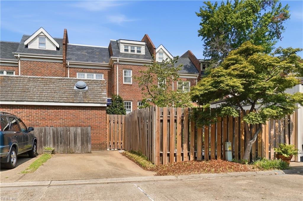 1004 Colonial Ave Property Photo 44
