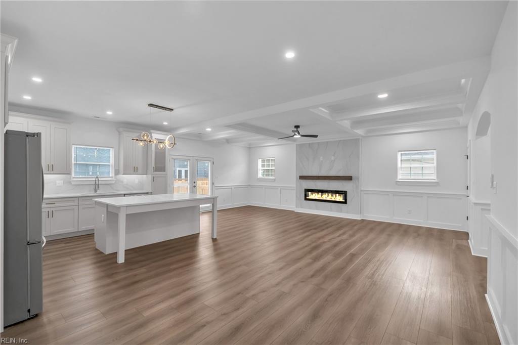 626 30th St Property Photo 10