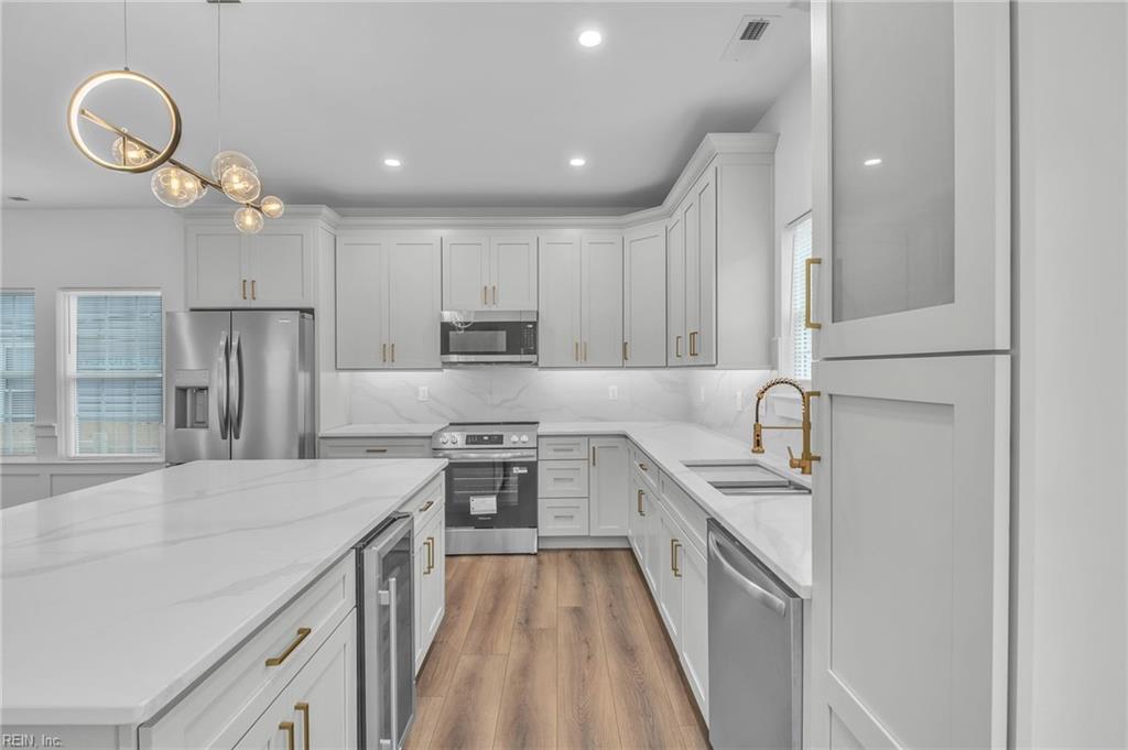 626 30th St Property Photo 12