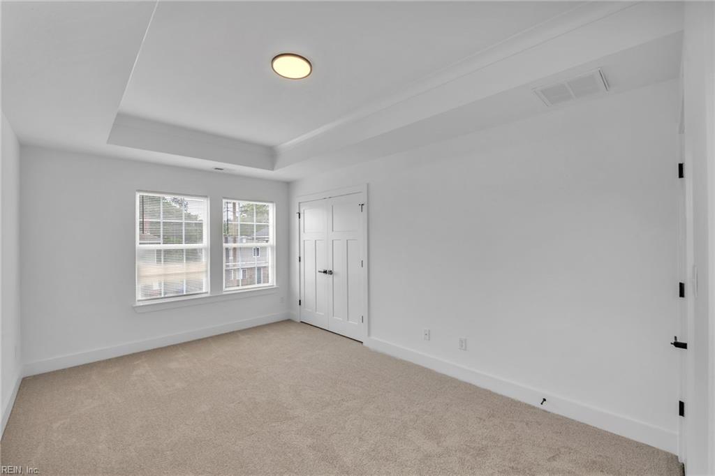 626 30th St Property Photo 20