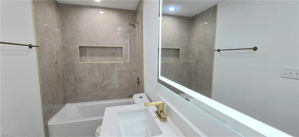 626 30th St Property Photo 39