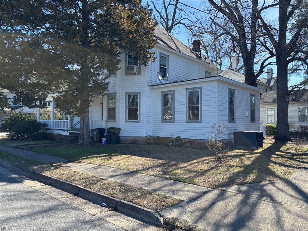 301 S High St Property Photo 4