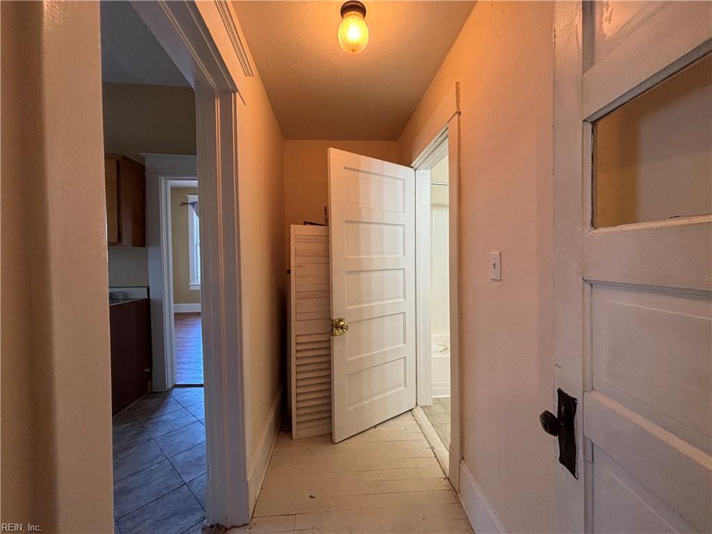 301 S High St Property Photo 12