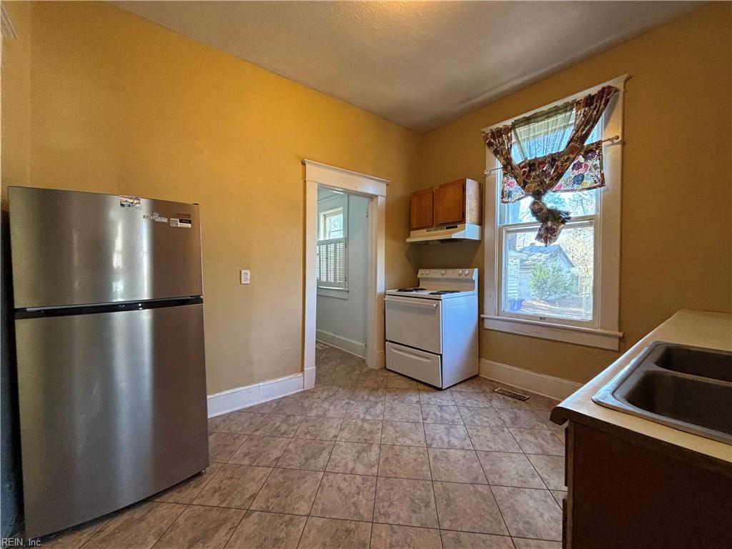 301 S High St Property Photo 13