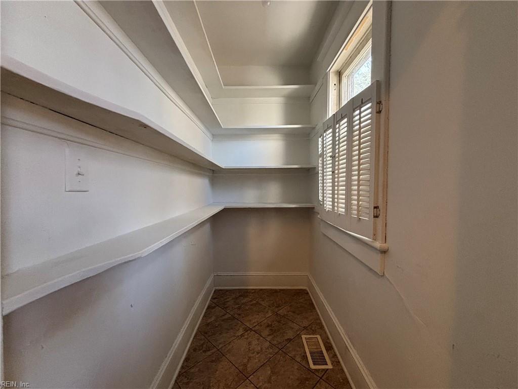 301 S High St Property Photo 14