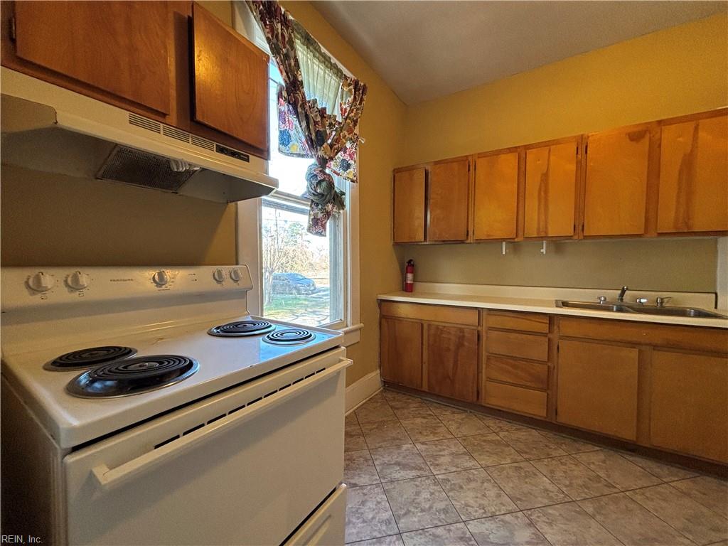 301 S High St Property Photo 16