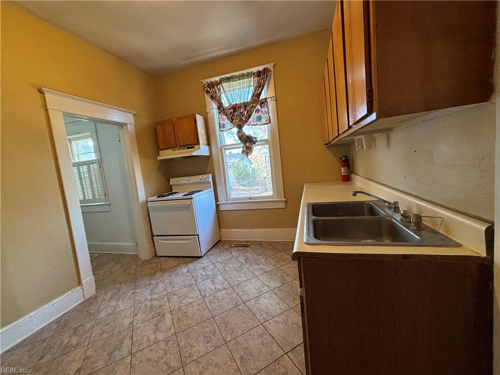 301 S High St Property Photo 17