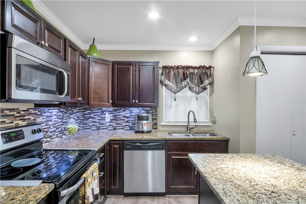 5745 W Hastings Arch Property Photo 4