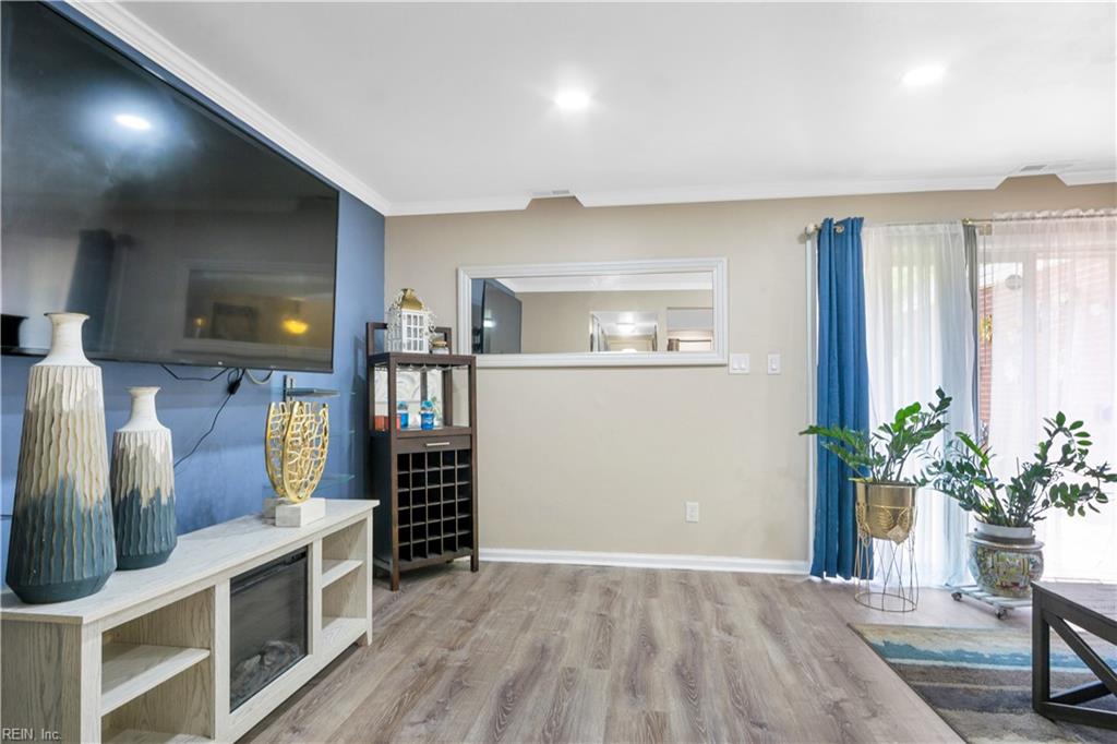 5745 W Hastings Arch Property Photo 13