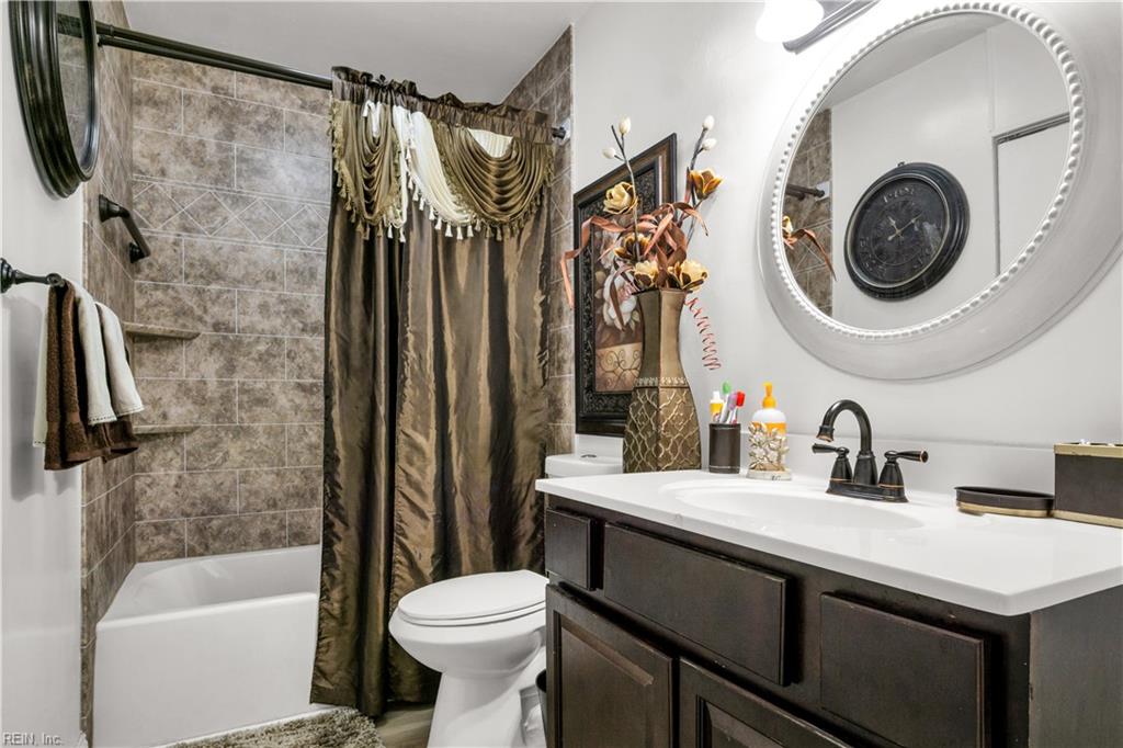 5745 W Hastings Arch Property Photo 18